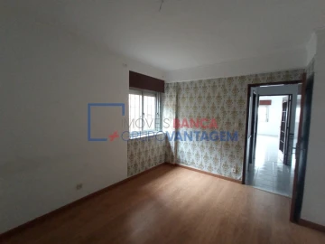 Apartamento T2 para Venda em Agualva e Mira-Sintra