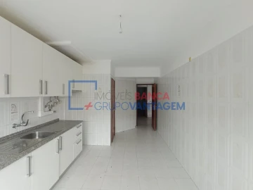 Apartamento T2 para Venda em Agualva e Mira-Sintra