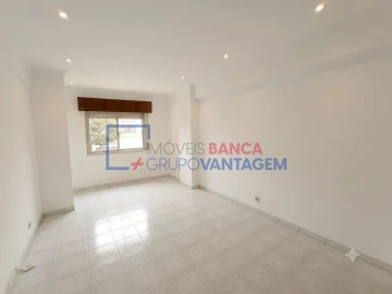 Apartamento T2 para Venda em Agualva e Mira-Sintra