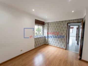 Apartamento T2 para Venda em Agualva e Mira-Sintra