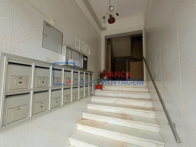 Apartamento T2 para Venda em Agualva e Mira-Sintra Foto 3