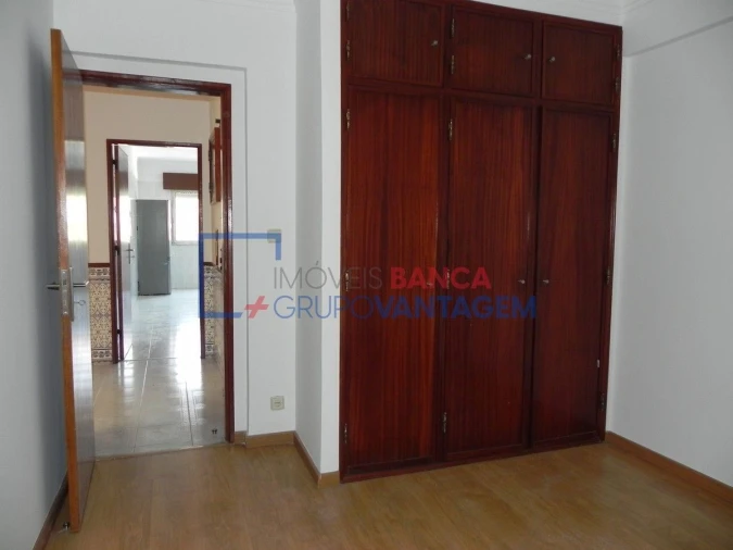 Apartamento T2 para Venda em Agualva e Mira-Sintra Foto 11