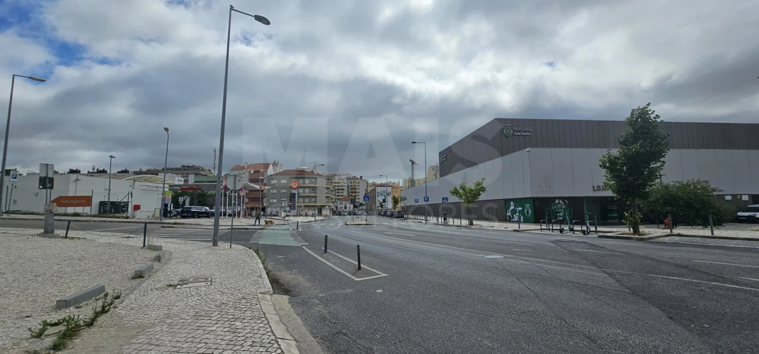 Loja para Arrendamento em Lumiar Foto 10