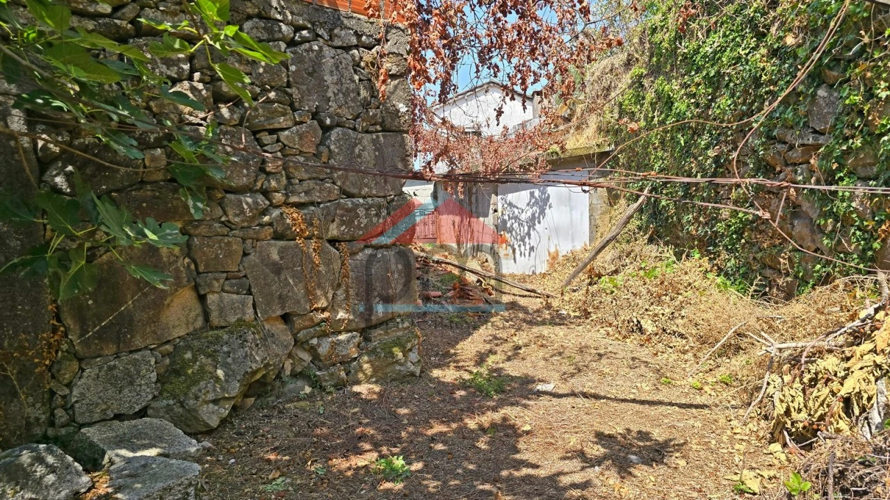 Moradia T2 para Venda em Abedim Foto 5