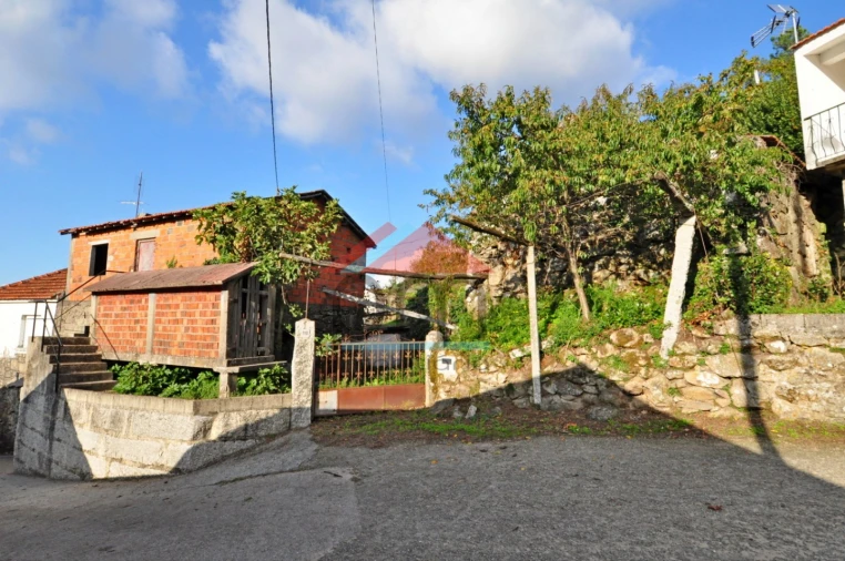 Moradia T2 para Venda em Abedim Foto 1