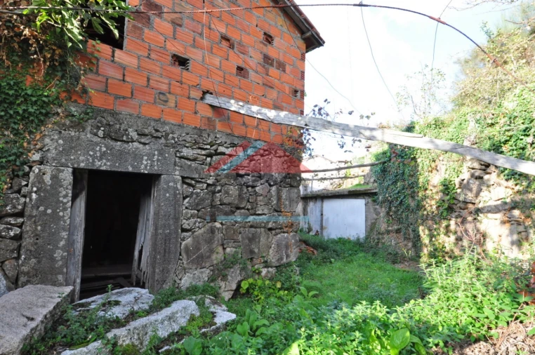 Moradia T2 para Venda em Abedim Foto 4