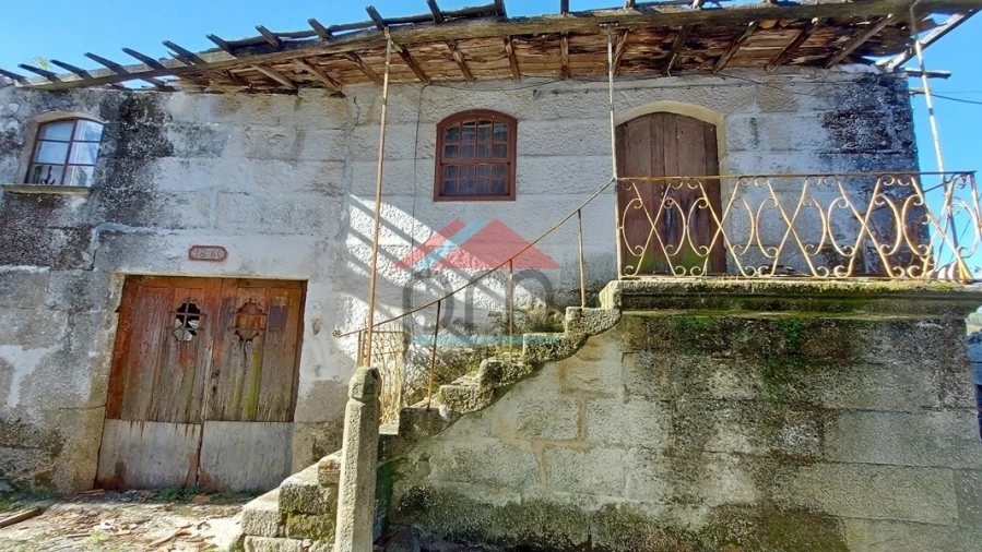 Moradia T3 para Venda em Ruivães e Campos