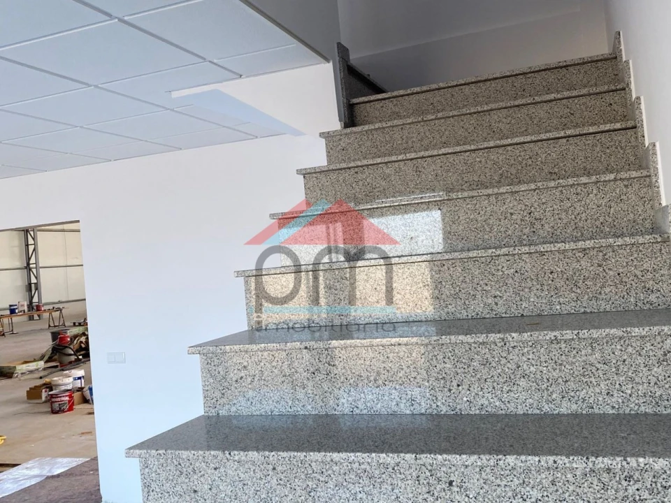 Armazém para Venda em Gandra e Taião Foto 3