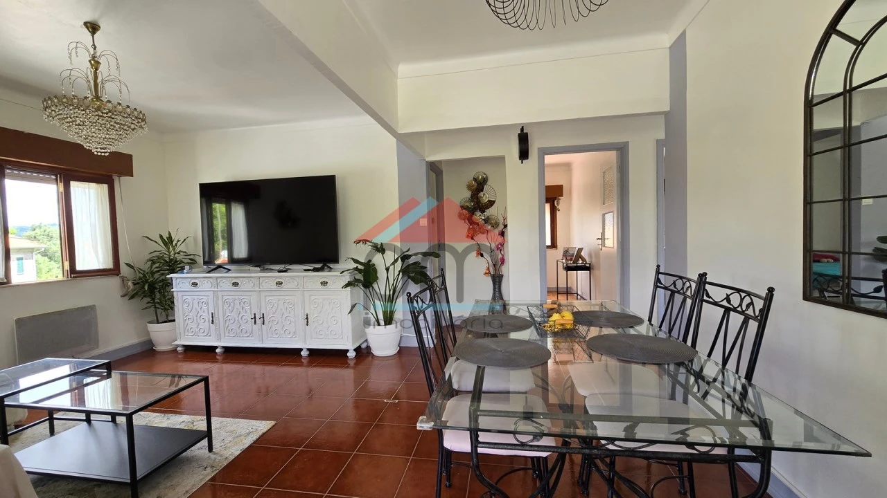 Moradia T5 para Venda em Covas Foto 3