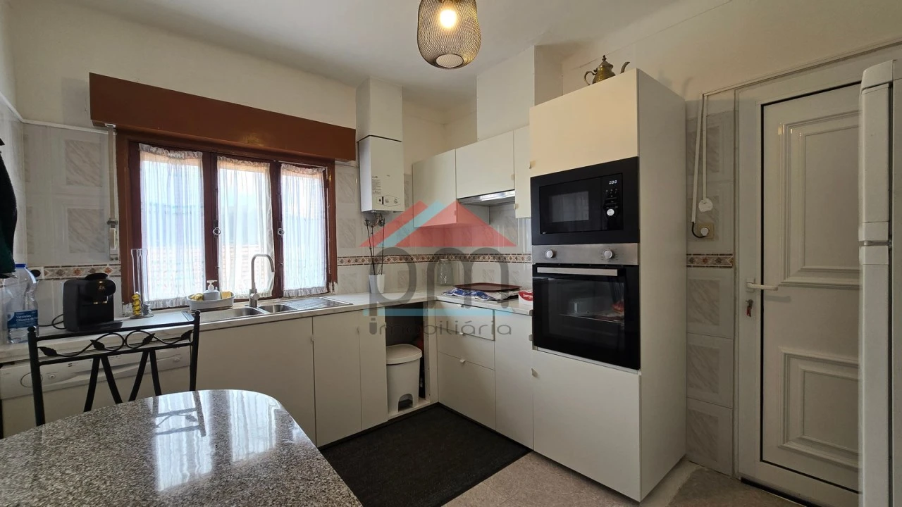 Moradia T5 para Venda em Covas Foto 4