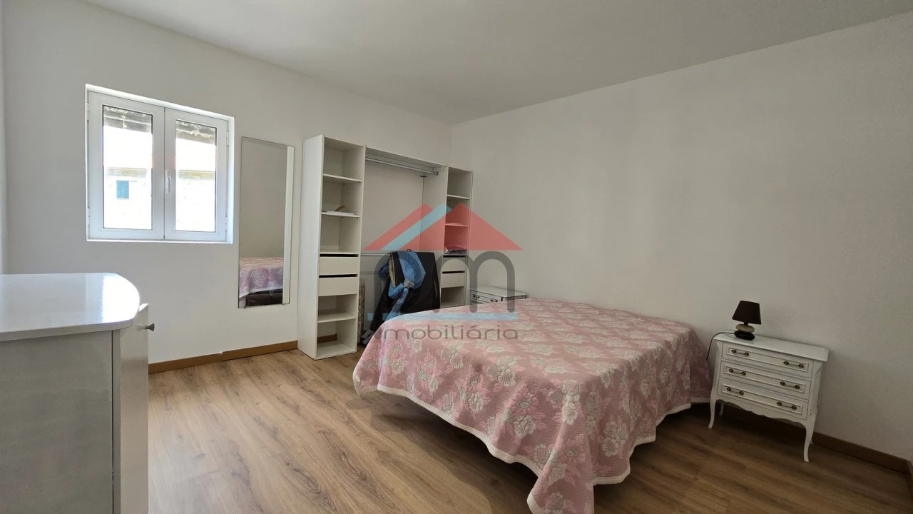 Moradia T5 para Venda em Covas Foto 11