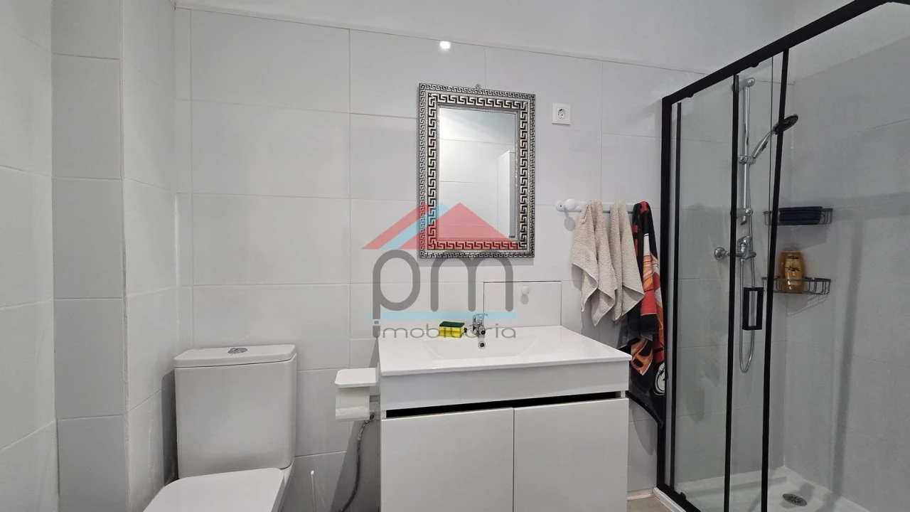 Moradia T5 para Venda em Covas Foto 13