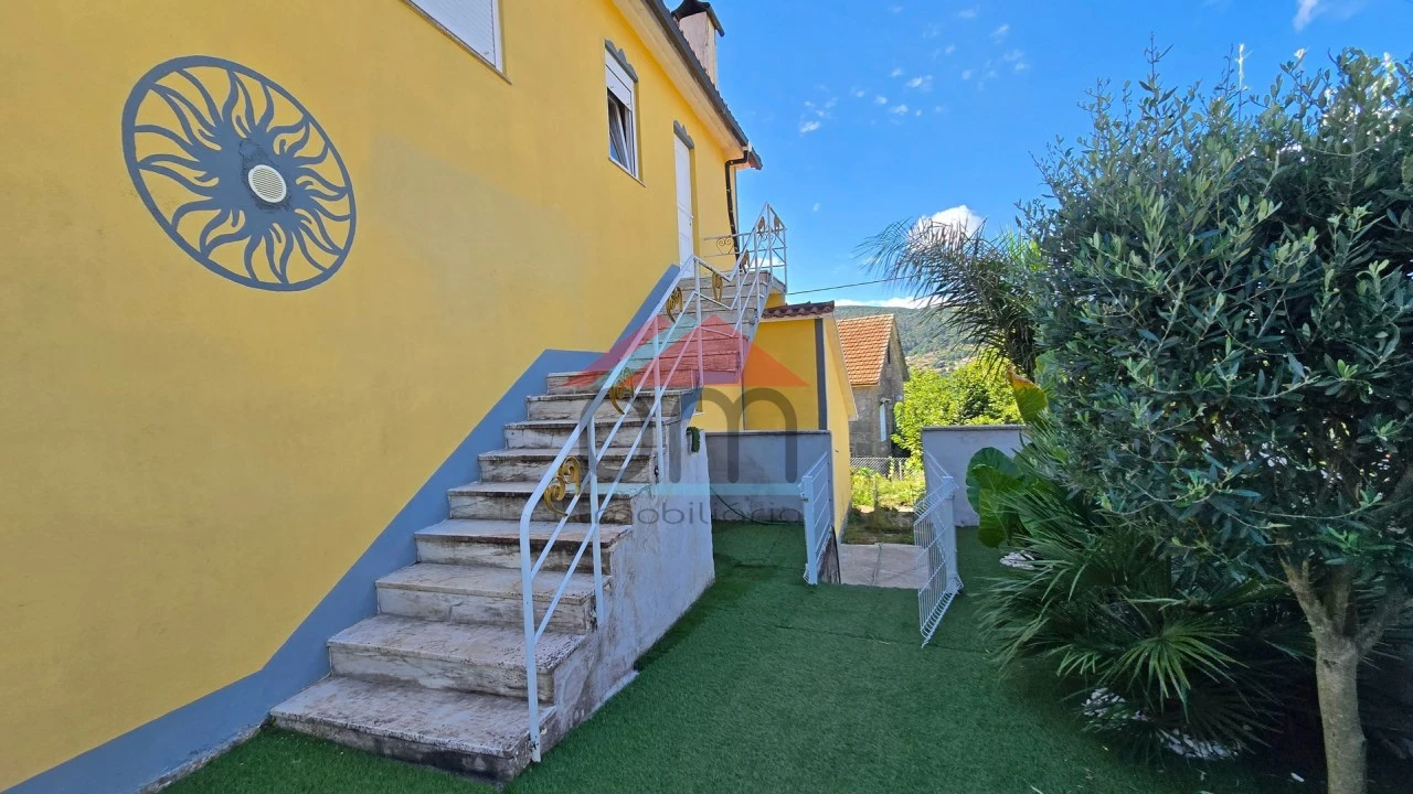 Moradia T5 para Venda em Covas Foto 6