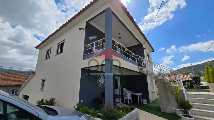 Moradia T5 para Venda em Covas Foto 1