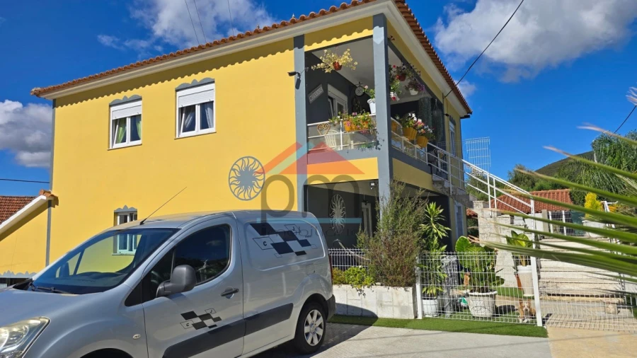 Moradia T5 para Venda em Covas Foto 2