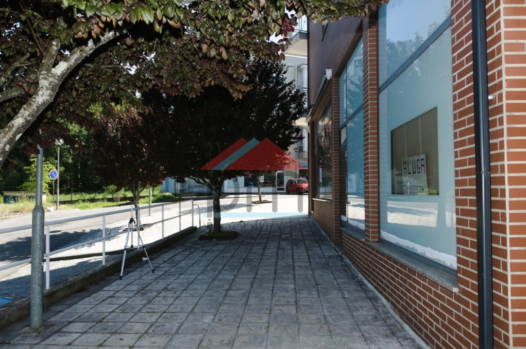 Loja para Venda em Monção e Troviscoso Foto 11