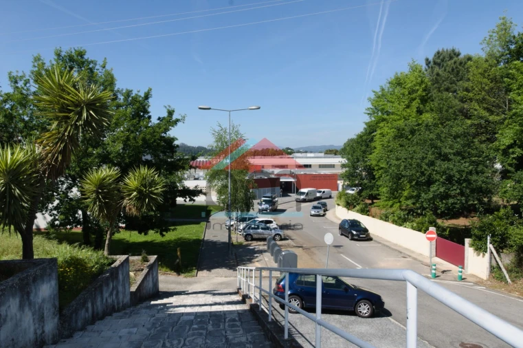 Loja para Venda em Monção e Troviscoso Foto 13