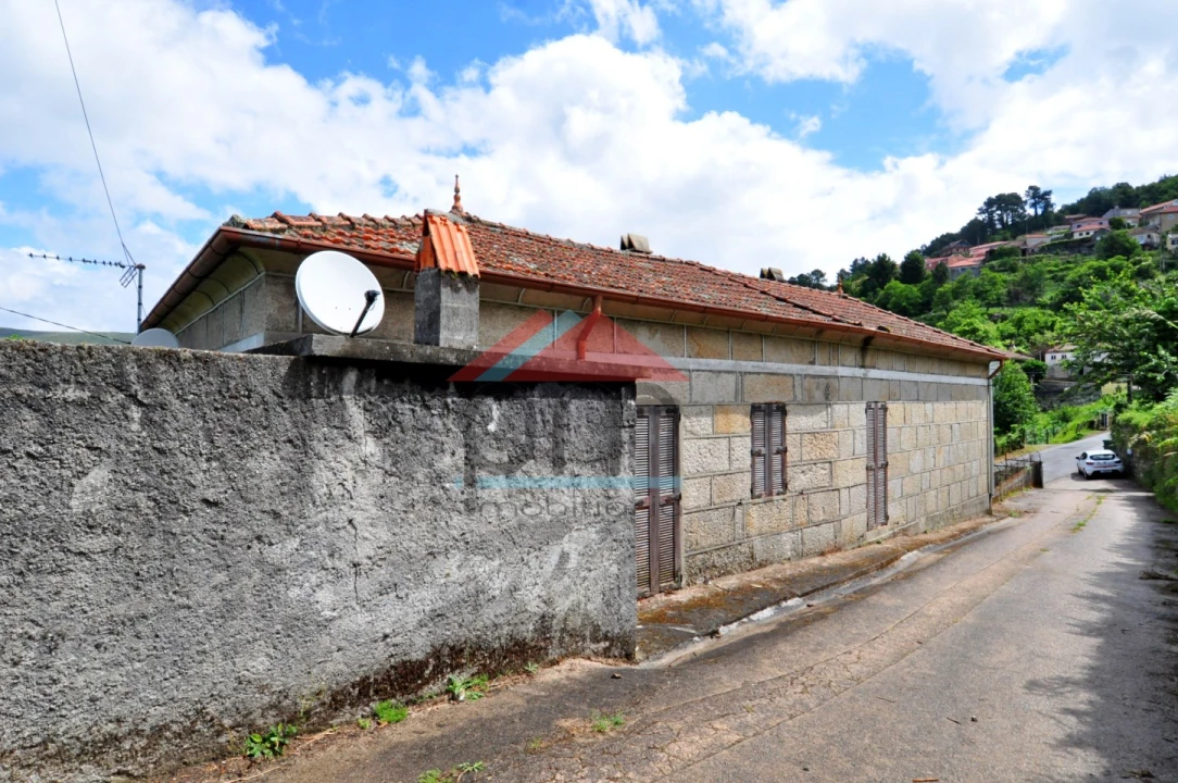 Moradia T3 para Venda em Riba de Mouro Foto 4