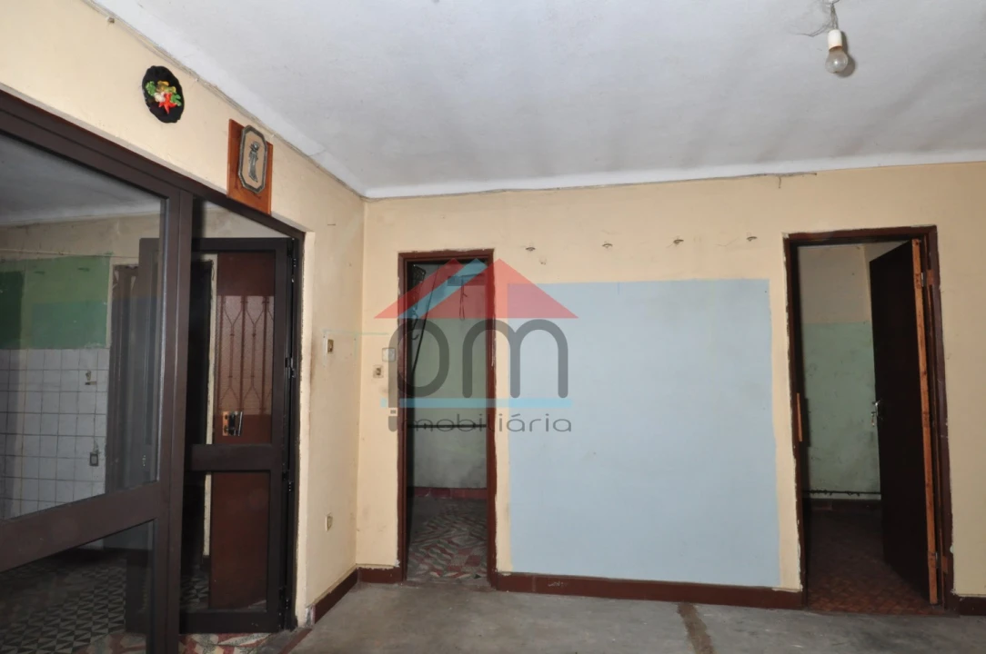 Moradia T3 para Venda em Riba de Mouro Foto 13