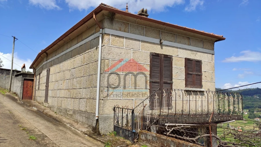 Moradia T3 para Venda em Riba de Mouro Foto 3