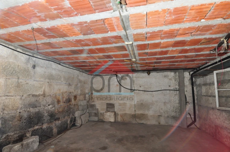 Moradia T3 para Venda em Riba de Mouro Foto 11