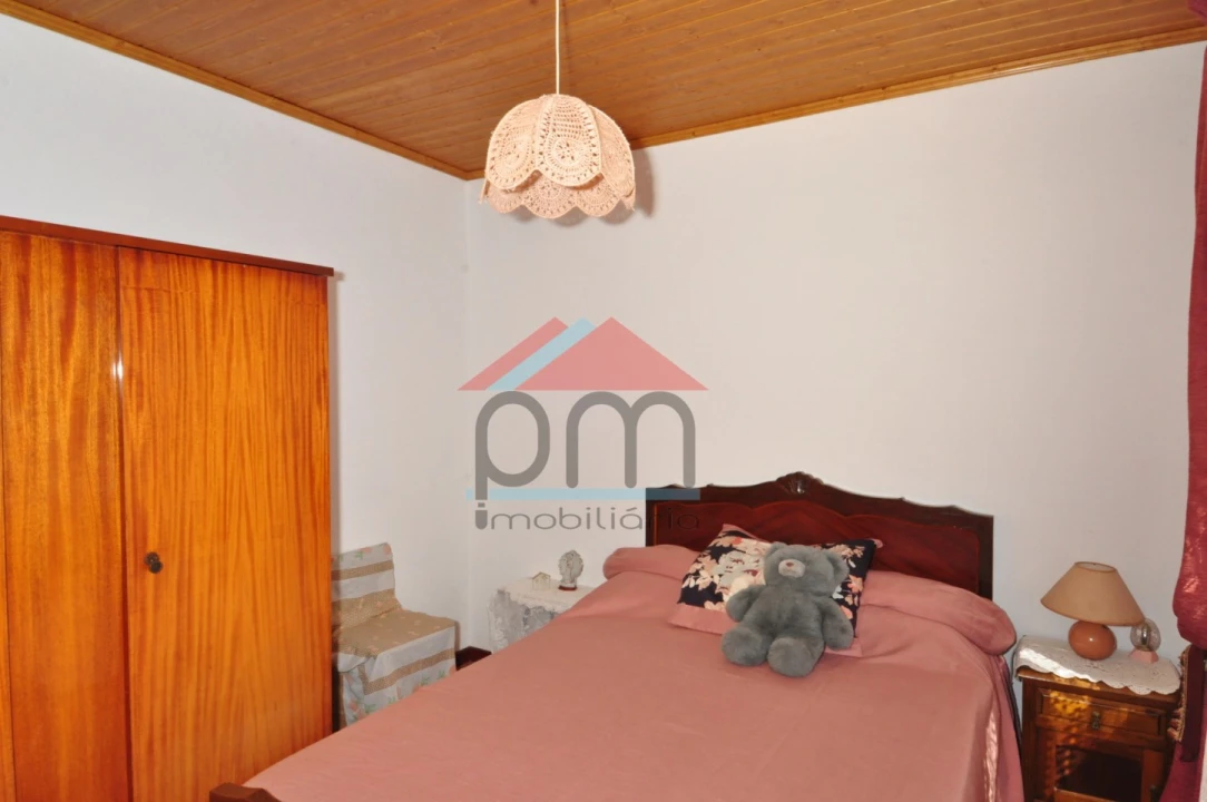 Moradia T4 para Venda em Riba de Mouro Foto 8