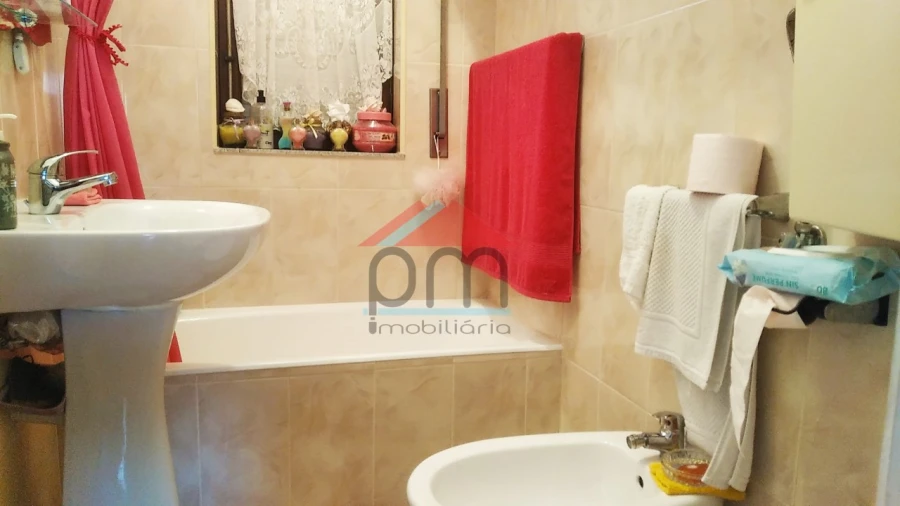 Moradia T4 para Venda em Riba de Mouro Foto 5