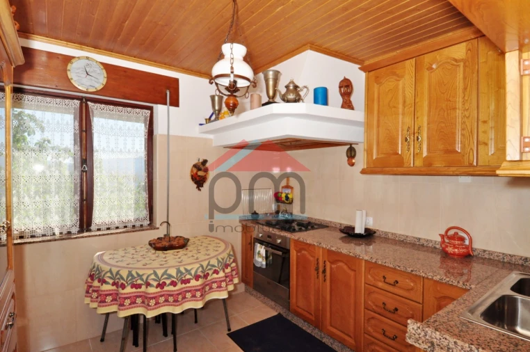 Moradia T4 para Venda em Riba de Mouro Foto 2