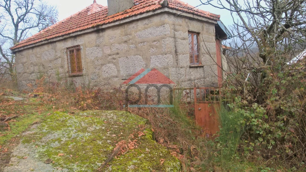 Terreno para Venda em Castro Laboreiro e Lamas de Mouro Foto 1