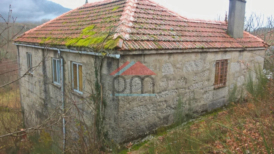 Terreno para Venda em Castro Laboreiro e Lamas de Mouro Foto 2