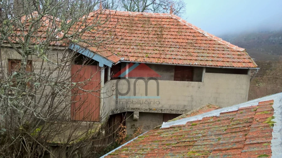 Terreno para Venda em Castro Laboreiro e Lamas de Mouro Foto 3