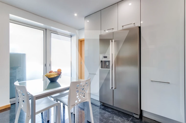 Apartamento T4 para Venda em Pedrouços Foto 25