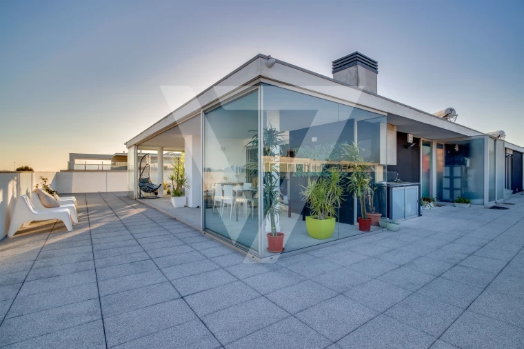 Apartamento T4 para Venda em Pedrouços Foto 9