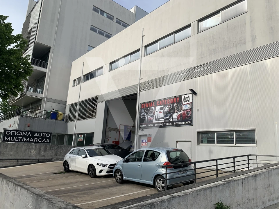 Armazém para Venda em Ermesinde Foto 1