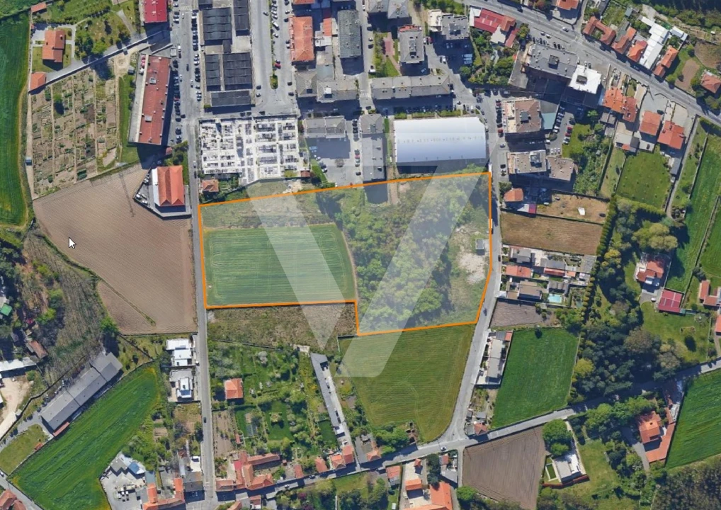 Terreno para Venda em Castêlo da Maia Foto 1