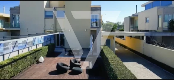 Moradia T4 para Venda em Gulpilhares e Valadares
