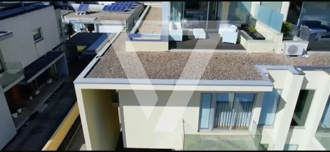 Moradia T4 para Venda em Gulpilhares e Valadares Foto 32