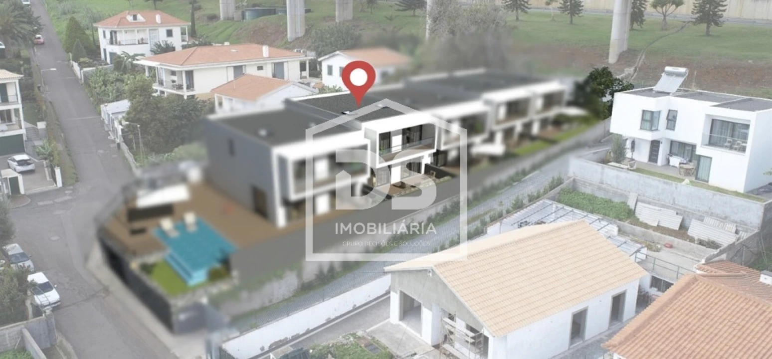 Moradia T3 para Venda em Santo Antonio Foto 1