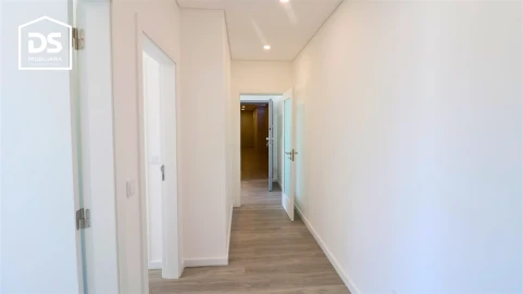 Apartamento T3 para Venda em Currelos, Papízios e Sobral