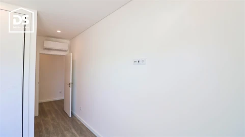 Apartamento T3 para Venda em Currelos, Papízios e Sobral
