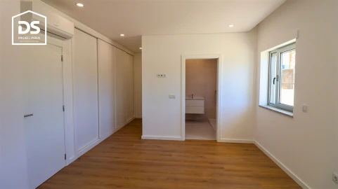 Apartamento T3 para Venda em Currelos, Papízios e Sobral