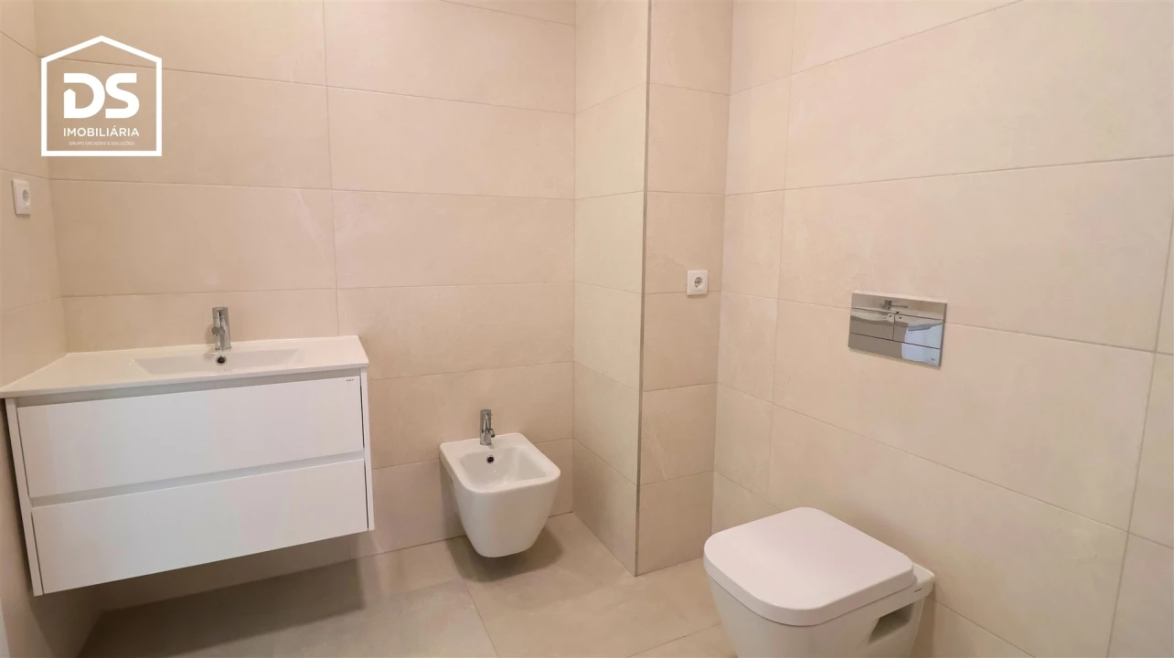 Apartamento T3 para Venda em Currelos, Papízios e Sobral Foto 31