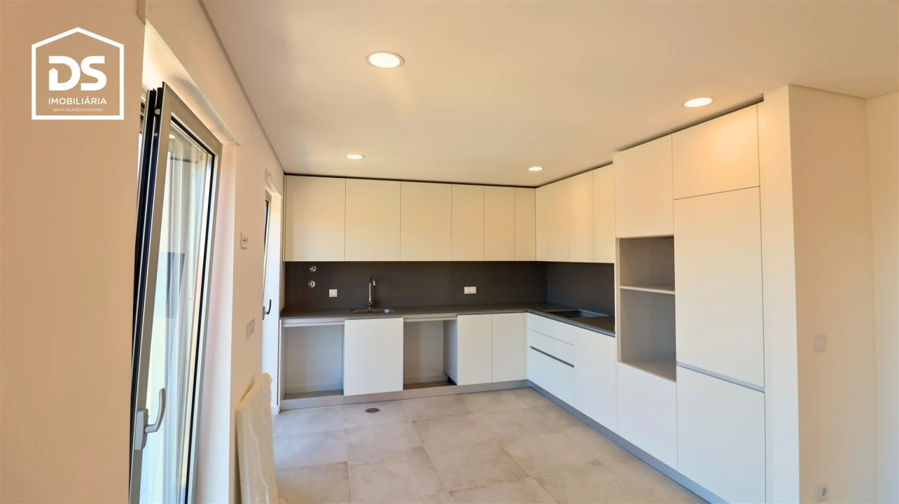Apartamento T3 para Venda em Currelos, Papízios e Sobral Foto 45