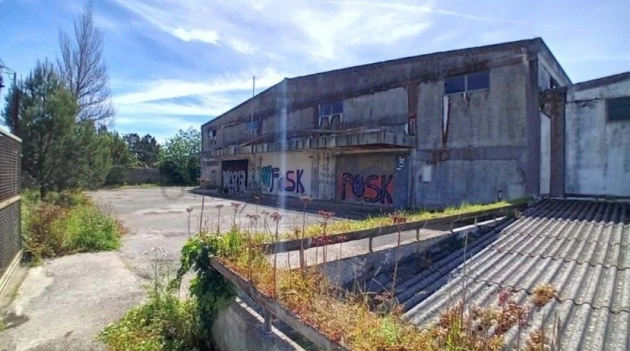 Armazém para Venda em Queluz e Belas Foto 1