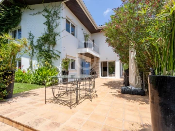 Moradia T6 para Venda em Belém