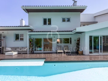 Moradia T6 para Venda em Belém