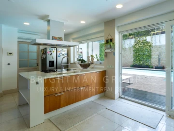 Moradia T6 para Venda em Belém