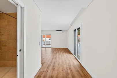Apartamento T3 para Venda em Póvoa de Santo Adrião e Olival Basto