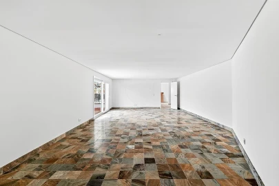 Apartamento T3 para Venda em Póvoa de Santo Adrião e Olival Basto