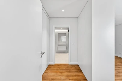 Apartamento T3 para Venda em Póvoa de Santo Adrião e Olival Basto